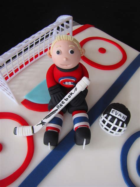hockey player cake decorations